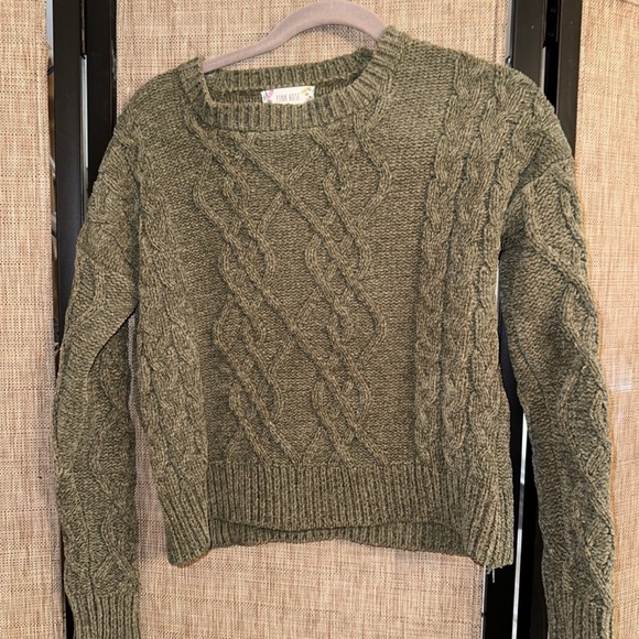 Pink Rose Sweaters - Sweater